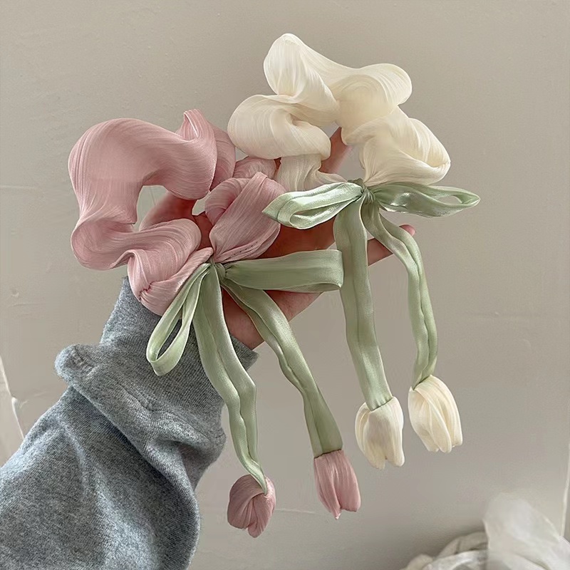 How Do Hair Scrunchies Improve Everyday Hair Care?