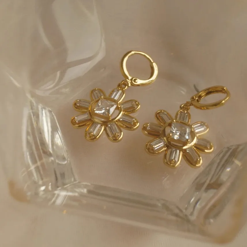 Custom Fashion Jewelry Flower Zirconia Dorp Earrings Brass Jewellery