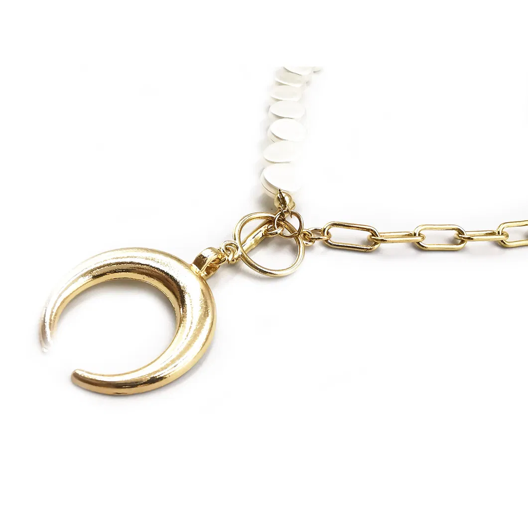 New Arrival Fashion Jewelry Metal Plat Pearl Chain Baroco Style Moon Shape Gold Plated Necklace