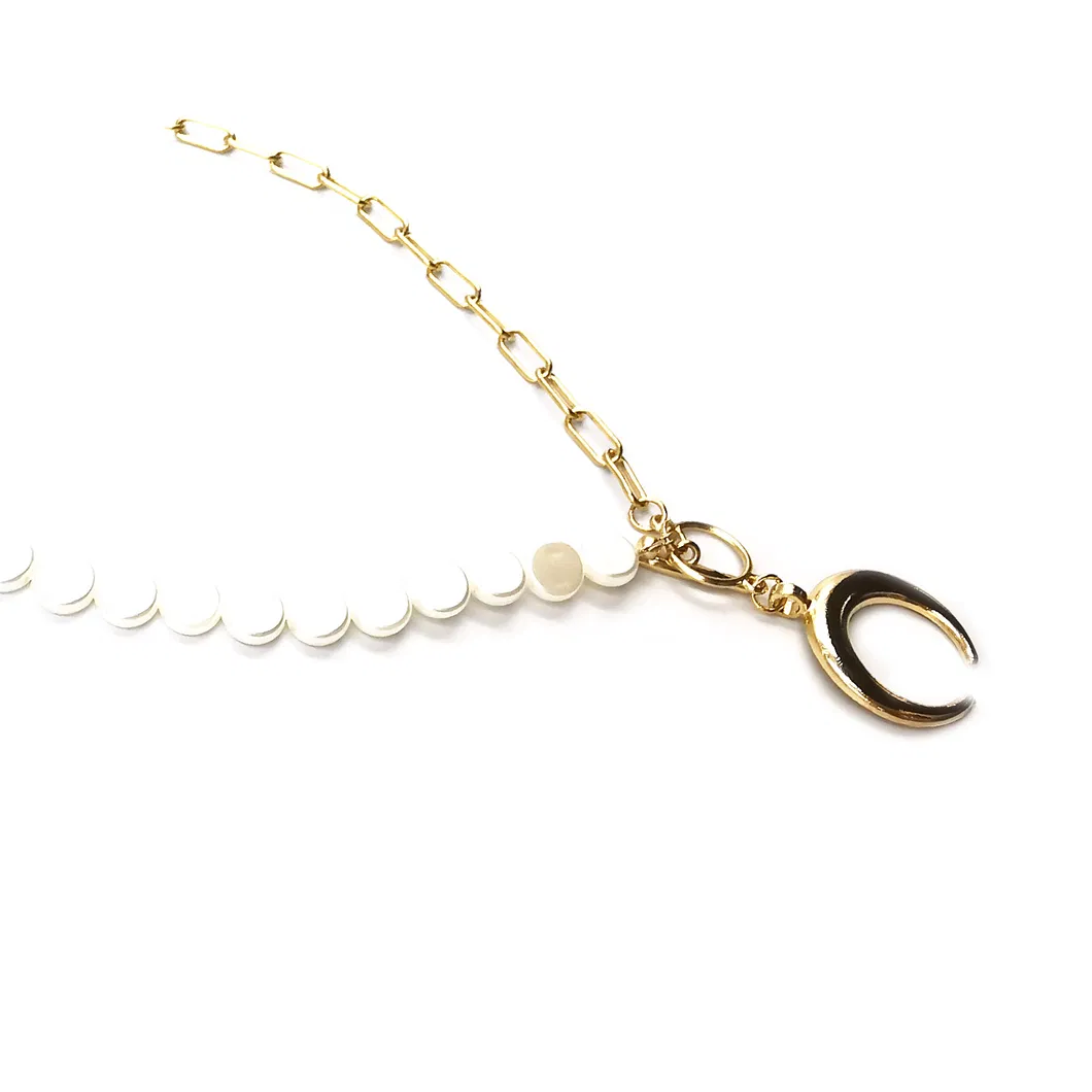 New Arrival Fashion Jewelry Metal Plat Pearl Chain Baroco Style Moon Shape Gold Plated Necklace