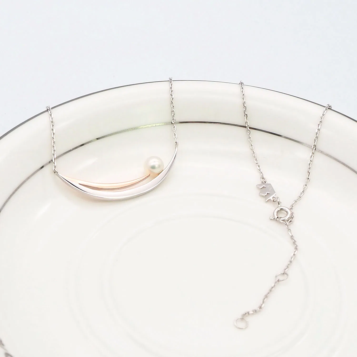 New Design Fashion Jewelry 925 Sterling Silver Shell Pearl Clavicle Chain Necklace Bar Necklace
