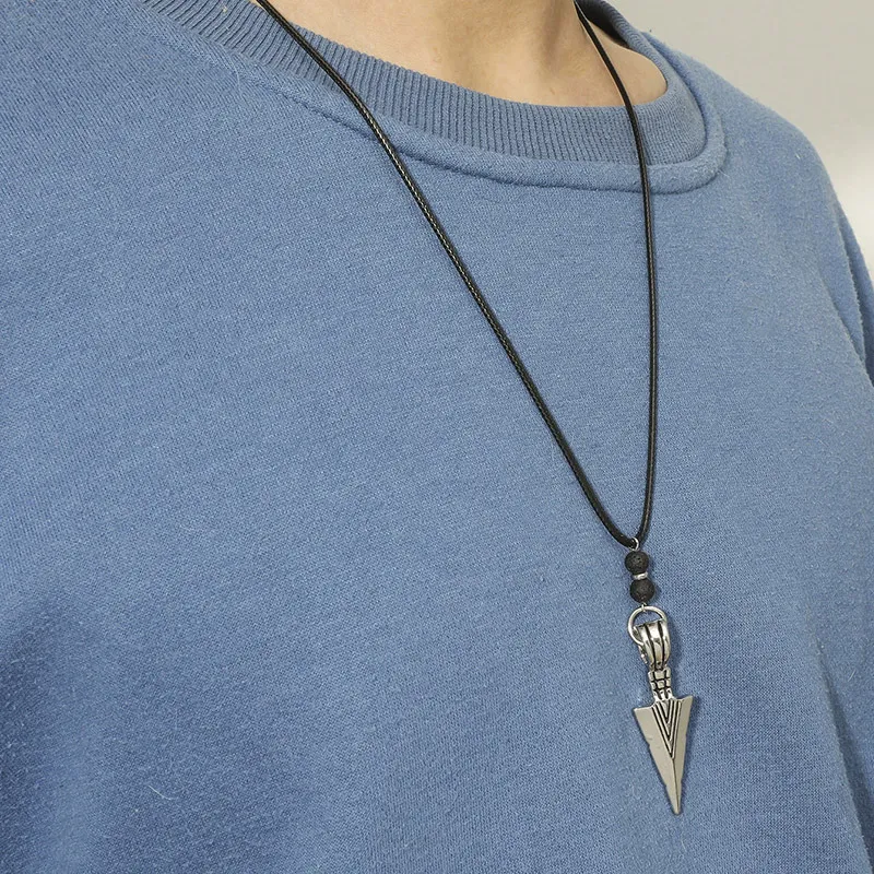 Wholesale New Accessories Spearhead Pendant Wax Leather Cord Beaded Necklace