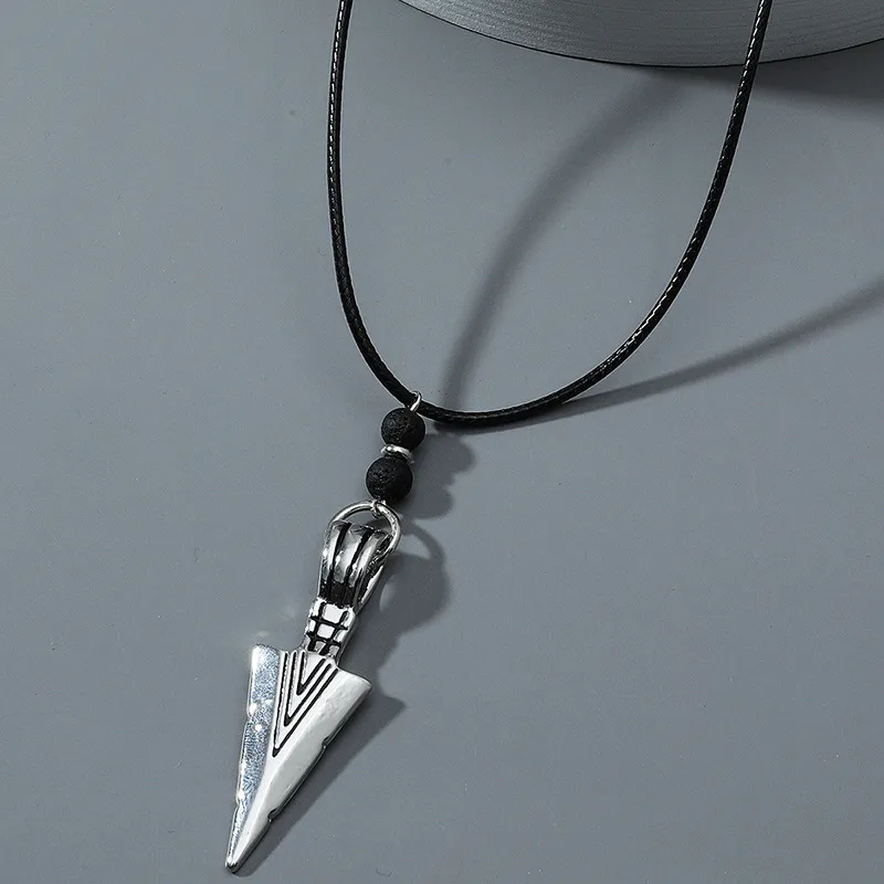 Wholesale New Accessories Spearhead Pendant Wax Leather Cord Beaded Necklace